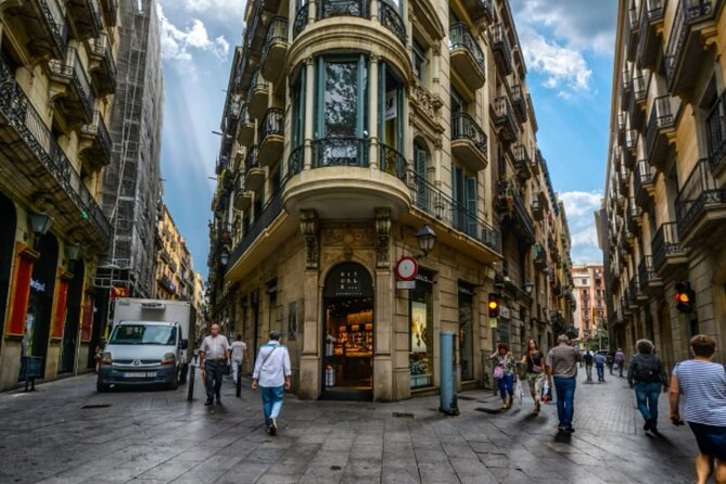 Self Audio Guided Tour in Gothic Quarter of Barcelona