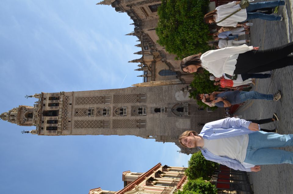 Seville: Cathedral Guided Tour W/ VR City Tour & Roof Lunch