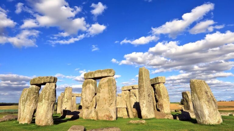 Stonehenge & Bath Private Car Tour