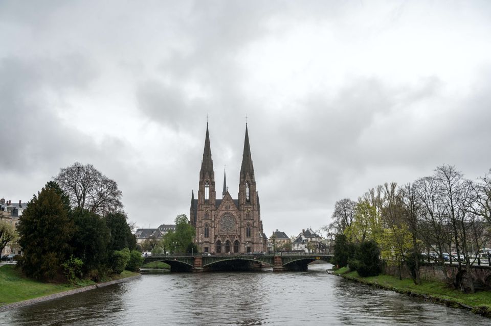 1 strasbourg cathedral official digital audio guide Strasbourg: Cathedral Official Digital Audio Guide