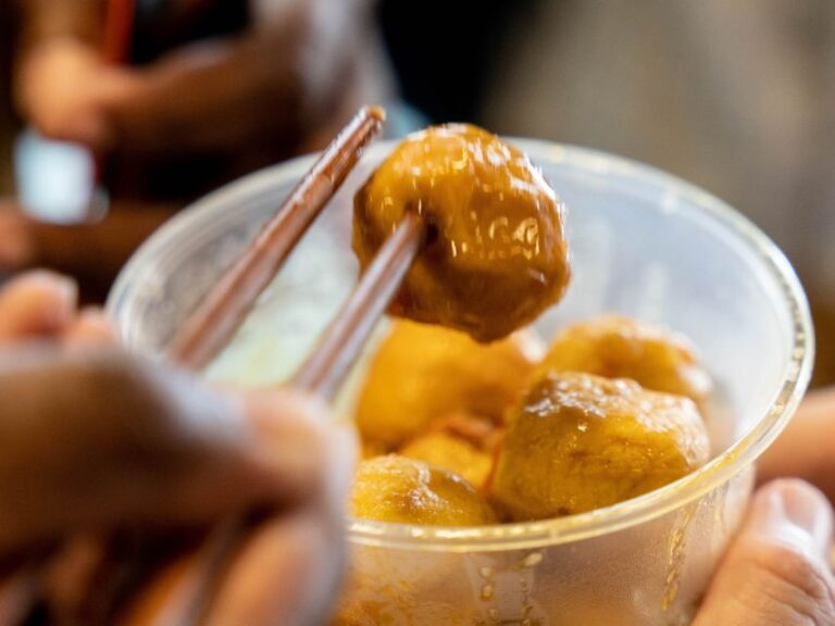 Sydney: Chinatown Street Food & Culture Guided Walking Tour