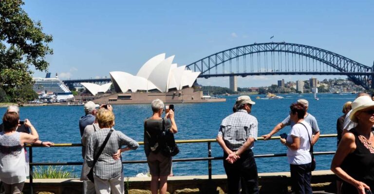 Sydney: City Highlights Guided Bus Tour With Bondi Beach