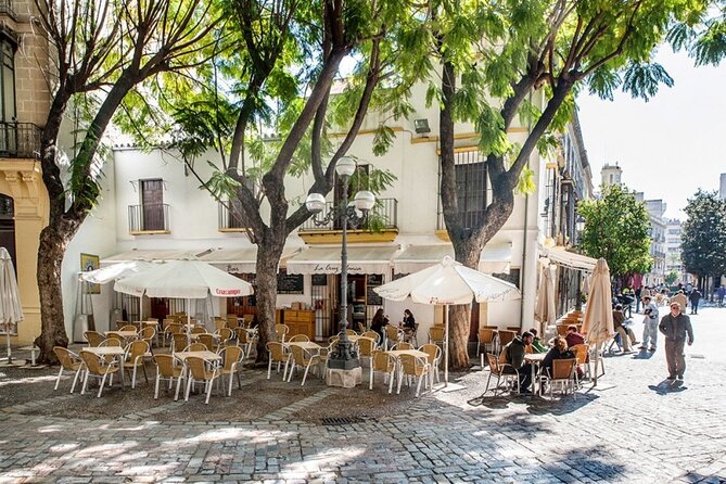 Tapas Route and Flamenco Show in Jerez