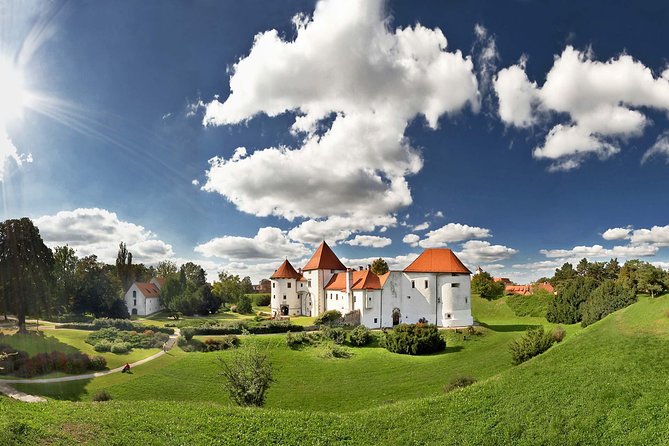 Trakoscan Castle and Varazdin City Day Trip From Plitvice Lakes With Transfer to Zagreb