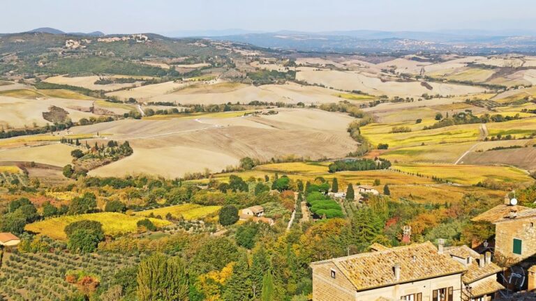 Transfer Florence-Rome With Stops in S Gimignano & Montepulc