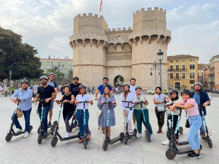 Valencia: Private City Tour on Bike,E-Bike&E-Scooter