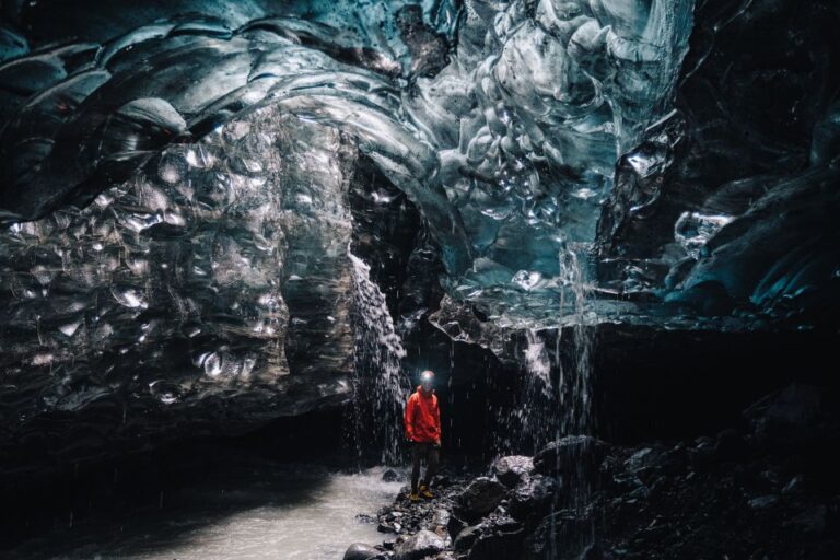 Vatnajökull Glacier: Ice Cave Discovery Group Tour