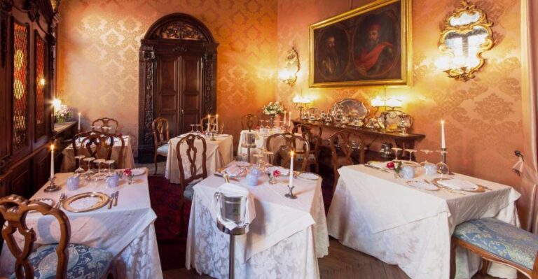 Venice: Romantic Palace Dinner and Private Gondola Ride