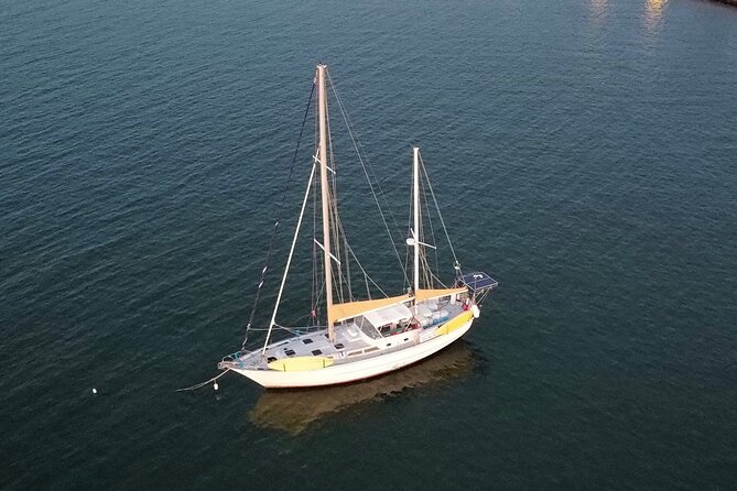 2 Hour Sailing Tour of Vineyard Haven Harbor and Sound