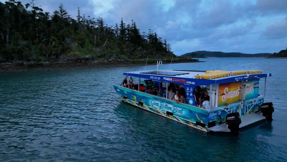 Airlie Beach: Glass-Bottom Boat Tour - Tour Experience