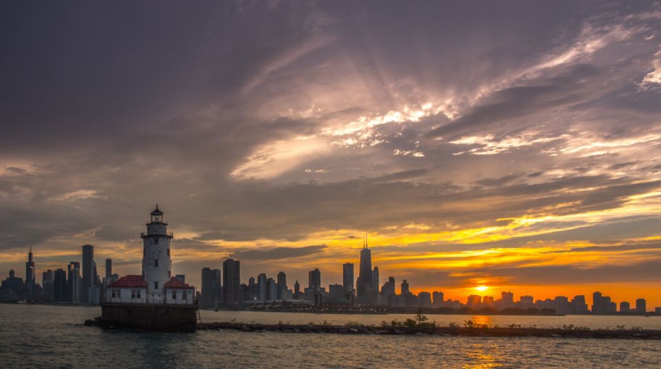 Chicago: 1.5-Hour Romantic Sunset Cruise - Experience Highlights on Lake Michigan