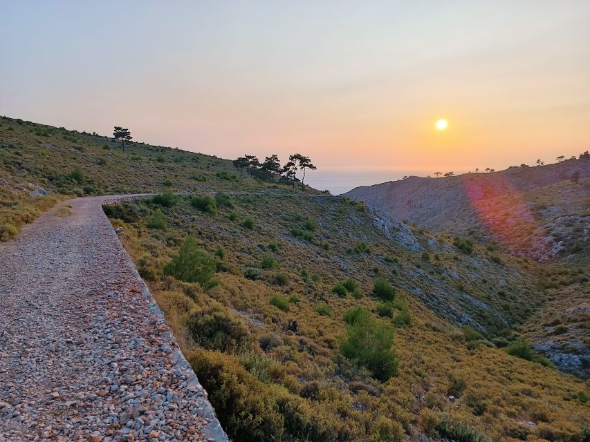 Chios: Private Sunset Hiking Tour to Lithi Beach - Activity Description