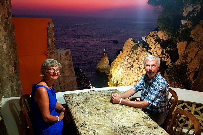 Cliff Diver De Luxe 3 Course Dinner at "La Quebrada" in Acapulco - Tour Highlights