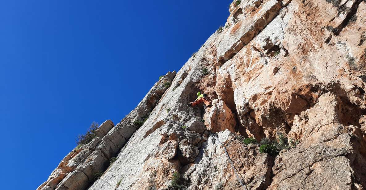 Climbing Day: a Climbing Day on an Amazing Crag in Sardinia - Duration and Languages