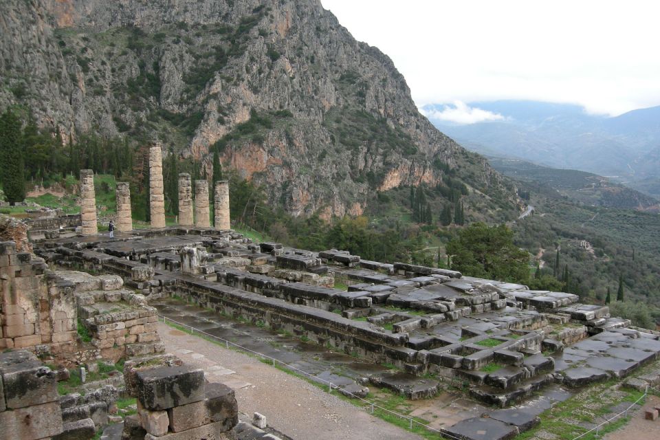 Delphi: Spanish Guided One Day Tour - Tour Highlights