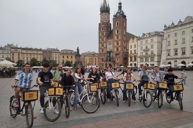 Discover the Jewish Quarter With a Bike Tour - Bike Tour Itinerary