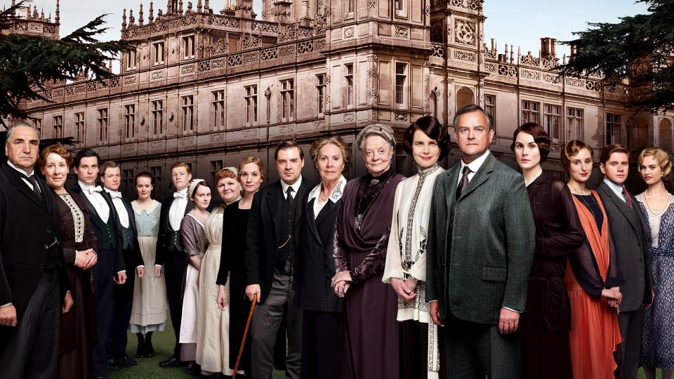 Downton Abbey and Village Small Group Tour From London - Itinerary