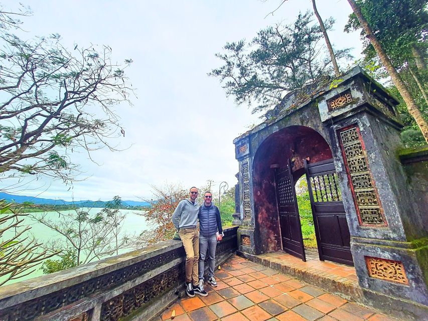From Hue Dragon Boat to Visit Thien Mu Pagoda, King's Tomb - Dong Ba Hue Market Adventure