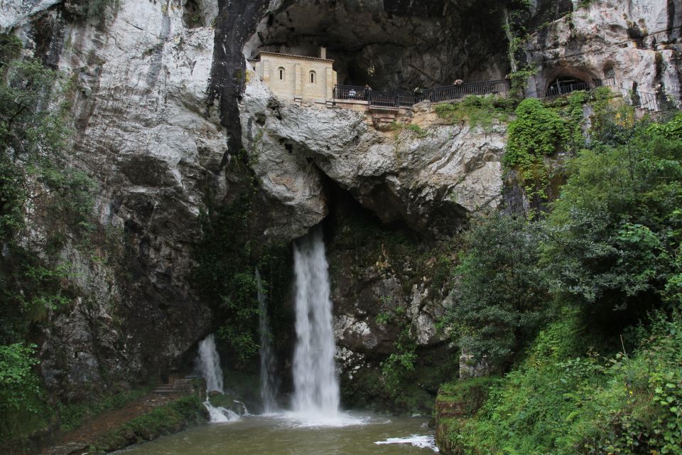 From Oviedo: Covadonga Lakes Day Tour With Guided Hike - Reviews