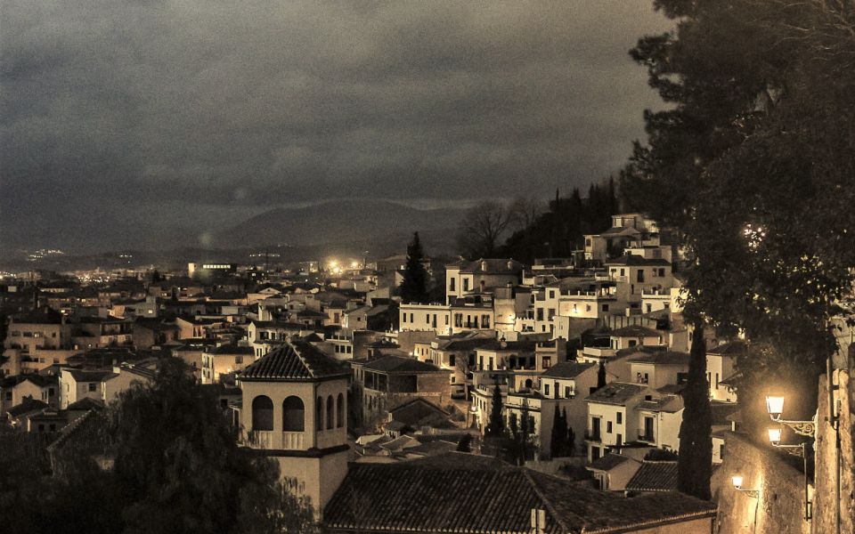 Granada: Albaicín in the Dark Walking Tour - Location and Duration