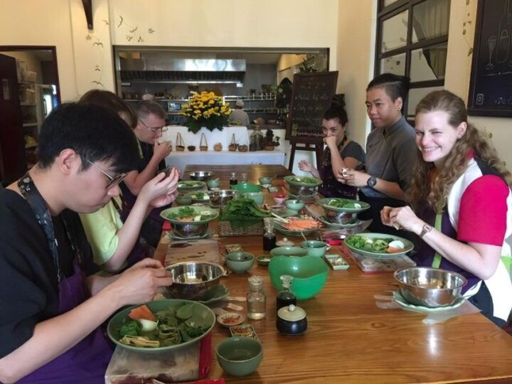 Ho Chi Minh: Traditional Vietnamese Cooking Class - Experience Highlights