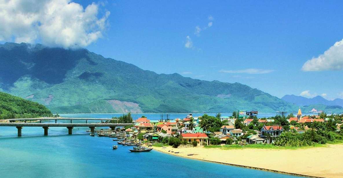 Hue: Transfer To/From Hoi an by Private Car via Hai Van Pass - Lang Co Beach Exploration