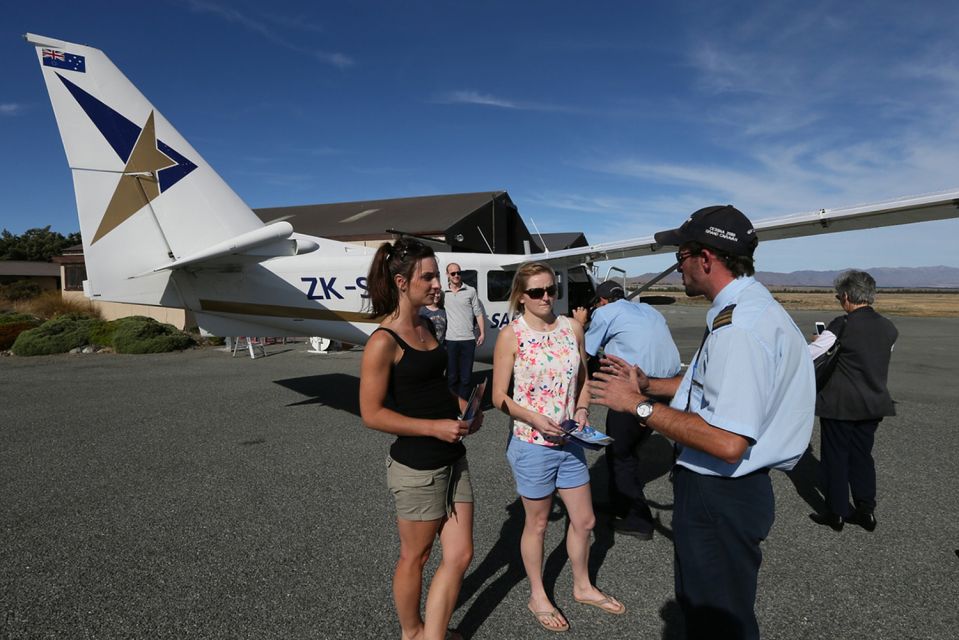 Lake Tekapo: 50-Minute Mount Cook and Beyond Scenic Flight - Experience Highlights