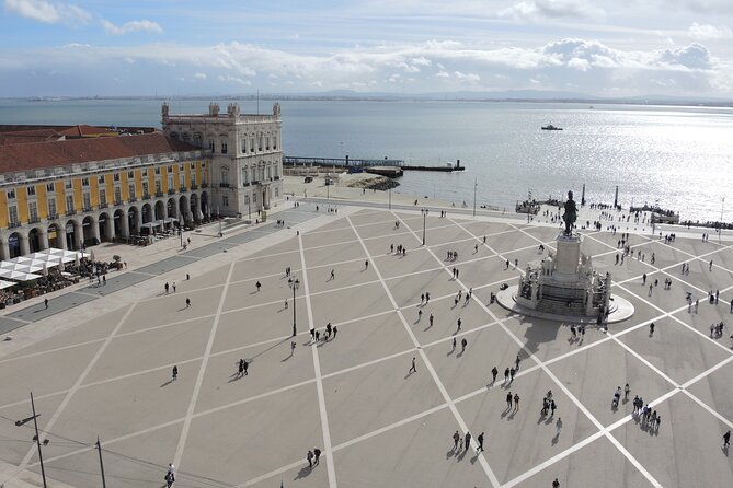 Lisbon Half Day Tour in Luxury Car - Logistics and Pickup Information