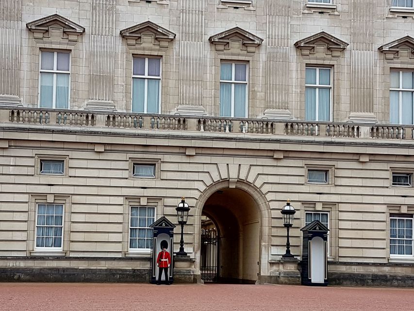 London: British Royalty Walking Tour - Itinerary