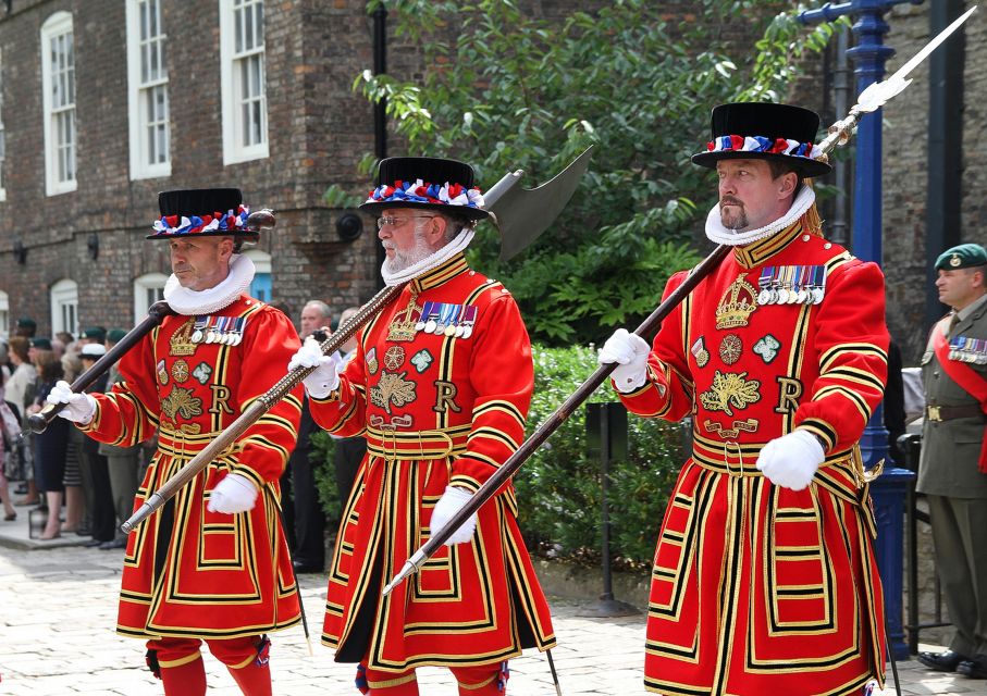 London: Tower of London Beefeater Welcome & Crown Jewels - Customer Reviews