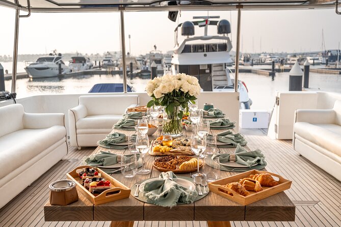 Luxury Yacht Rental - Numarine 80ft Dubai Yachts - Booking Information and Rates