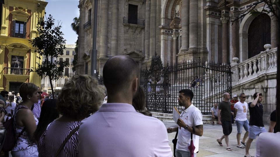 Málaga: 2-Hour Historical Center & Cathedral Tour - Tour Highlights