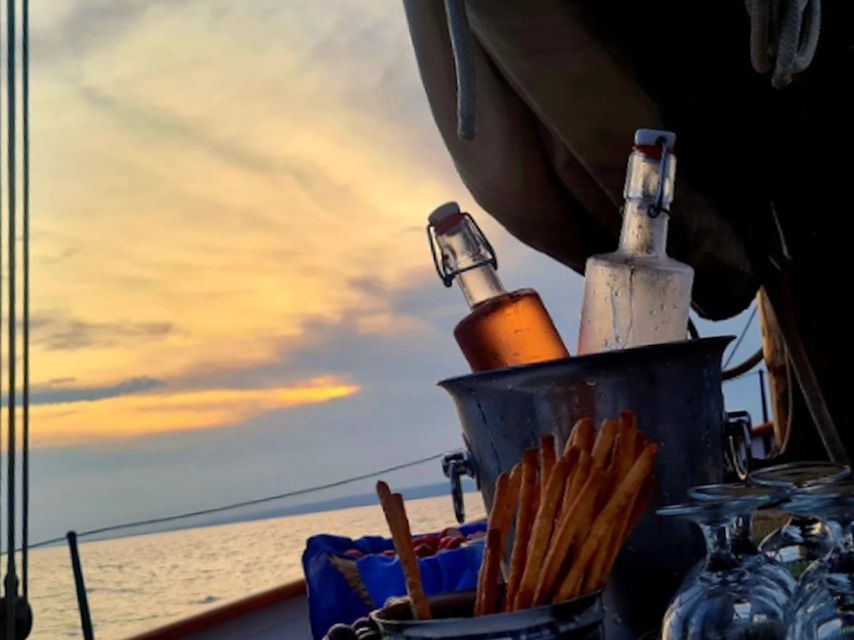 Marseille: Sunset Sailing Dinner in the Frioul Archipelago - Experience Highlights