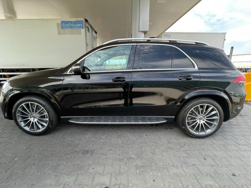 Milan: Luxury Car Rental MERCEDES BENZ GLE SUV 4X4 BLACK - Car Rental Pricing