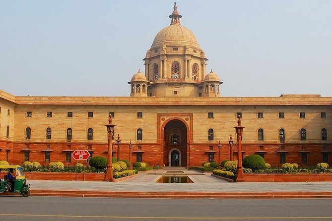 New Delhi Full Day Tour by Locals! Explore the Amazing Beauty! - Local Guide Insights