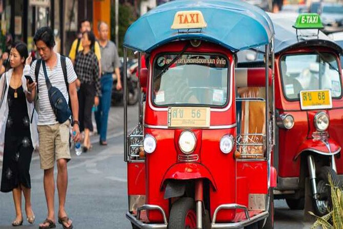 Night Guide Street Food Tour by Tuk Tuk in Bangkok - Street Food Delights