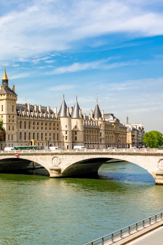 Paris Foodie Tour: Walking Tour With Audio Guide on App - Tour Description and Flexibility