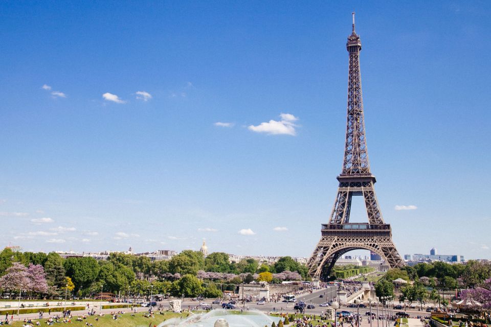 Paris: Private Walking Tour With a Licensed Local Guide - Experience Highlights