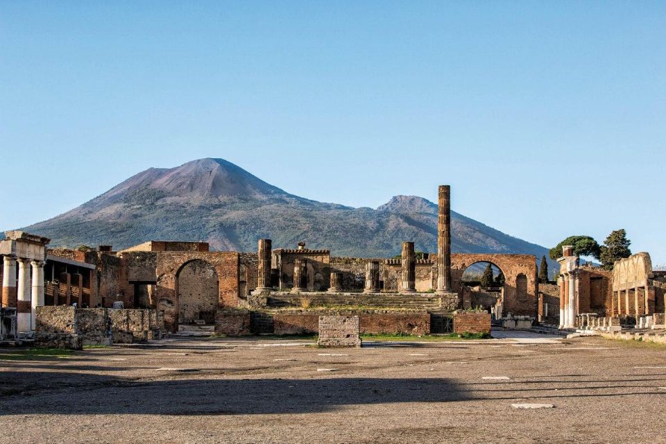 Pompeii With Full Lunch In A Winery