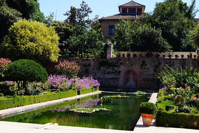 Private Tour of Photography at Best Locations in Granada With a Local - Exclusive Photography Spots