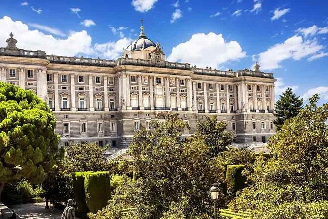 Private Tour: Royal Palace Guided Tour With Skip-The-Line Access - Inclusions & Exclusions