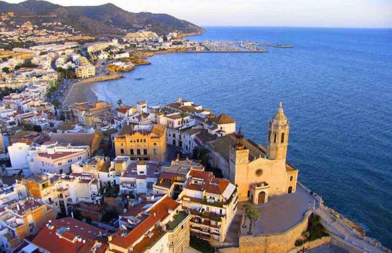 Private Transfer From Barcelona to Sitges