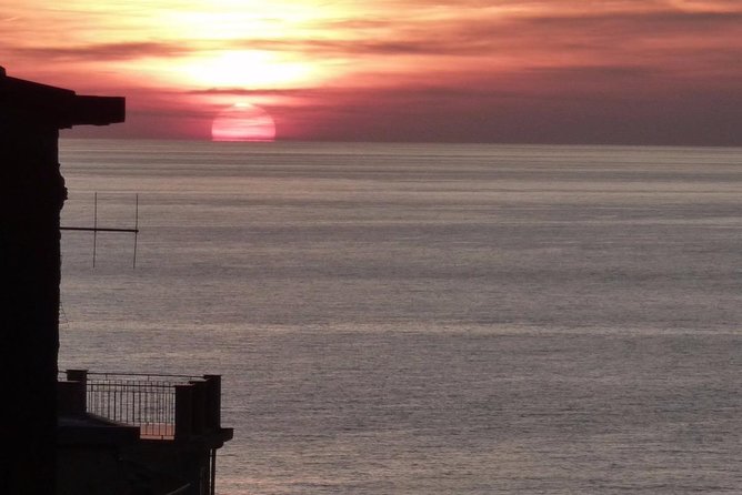 Romance in Cinque Terre: a Boat Trip at Sunset, With an Aperitif Onboard - Route Through UNESCO Villages