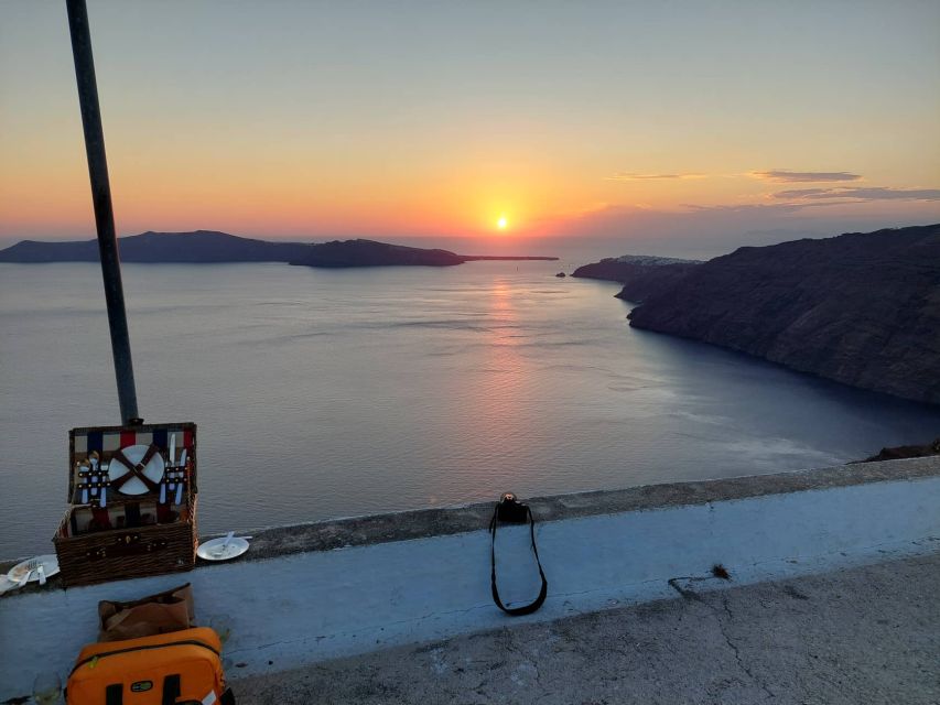 Santorini: Private Sunset Tour With Picnic & Transfer - Itinerary