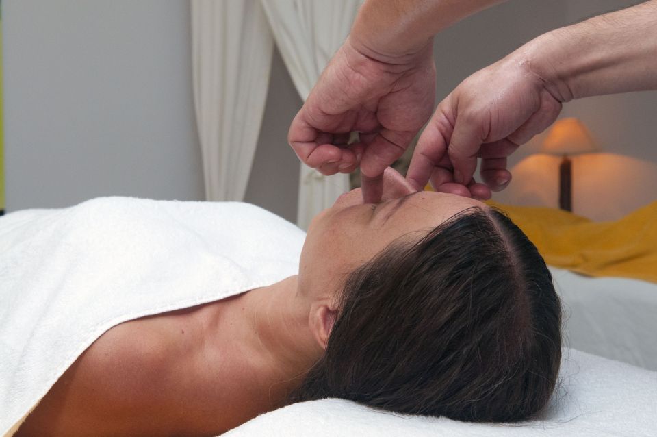Santorini: Signature Aromatherapy Spa Face - Body Treatment - Treatment Description Overview