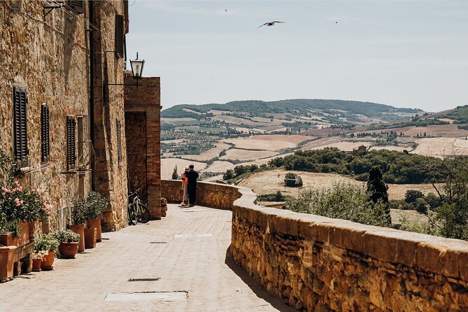 Small Group Chianti From Florence With Wineries & Tastings - Expert Guidance and Insightful Commentary