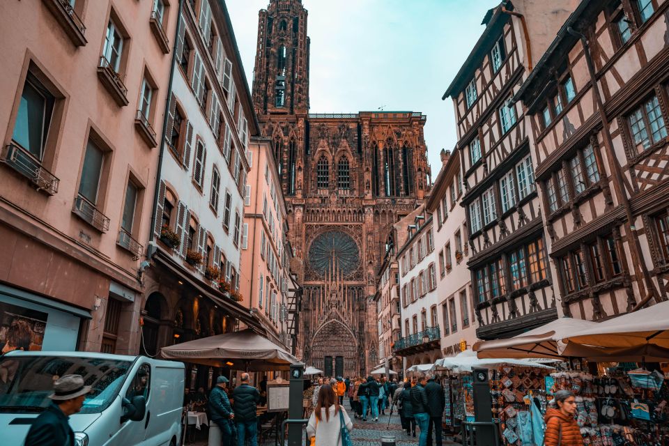 Strasbourg : Unusual Visits to the Big Island - Game Descriptions