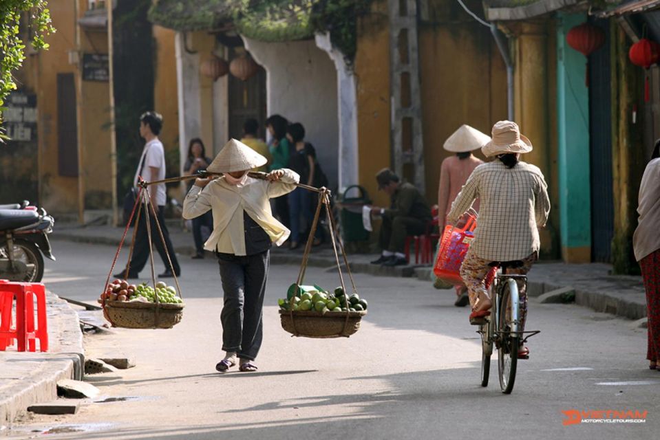 Street Food Walking Tour in Hoi an With 5 Local Tastings - Directions and What to Expect