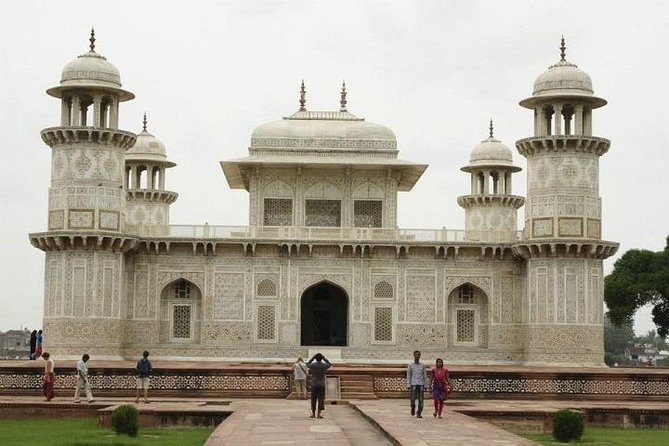 Taj Mahal Tour From Delhi - Itinerary Details