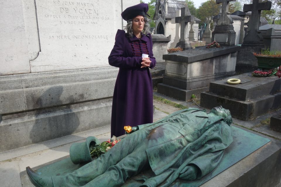 The Père Lachaise Cemetery Guided by the Great Sibylle - Activity Description